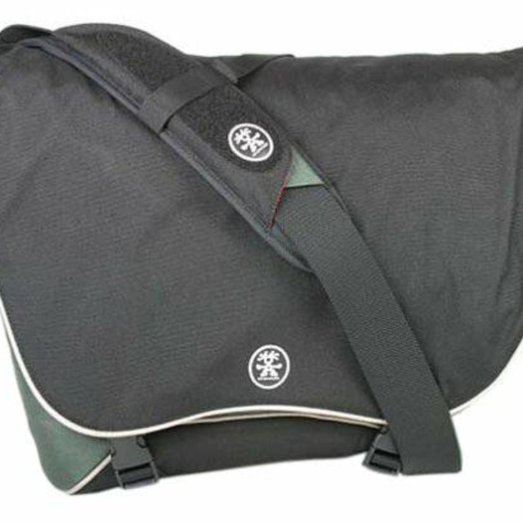 crumpler man bag